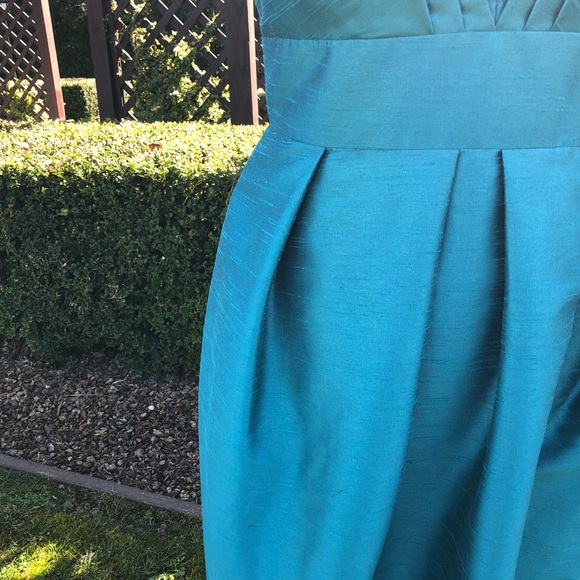 Alfred Sung D702 "Niagara" size 22W - Picture 4 of 7